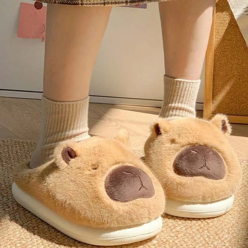 Мягкие меховые тапочки с капибарой - Фотография_2