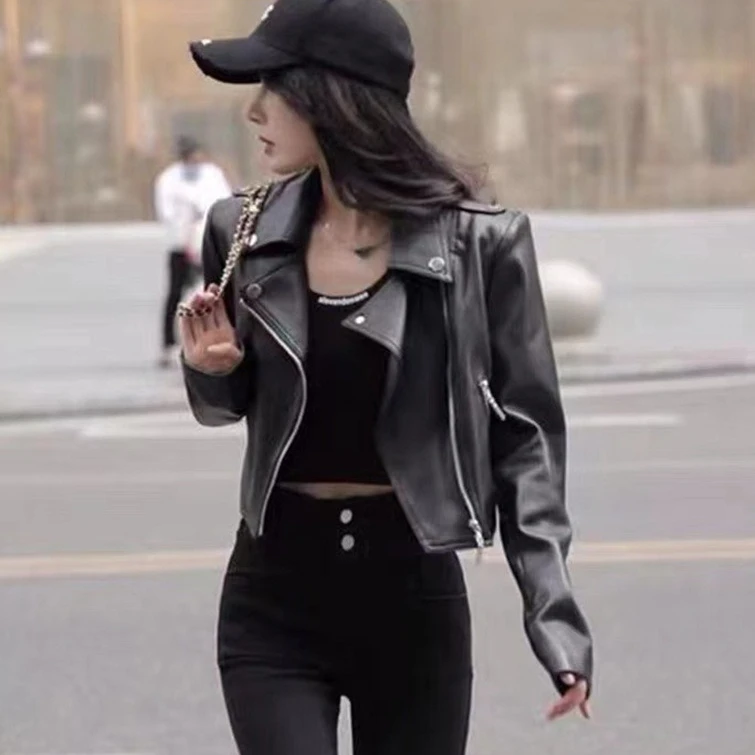 Женская куртка из искусственной кожи - Фотография_3