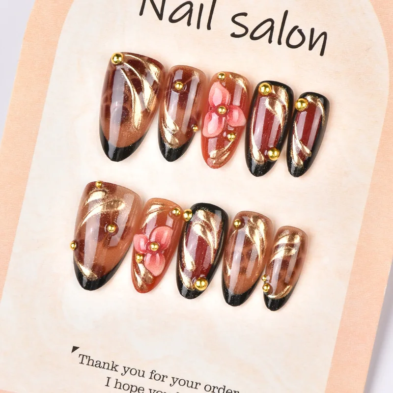 Миндальные накладные ногти коричневый - Фотография_2