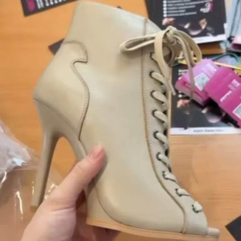 Танцевальные туфли на высоком каблуке - Фотография_5