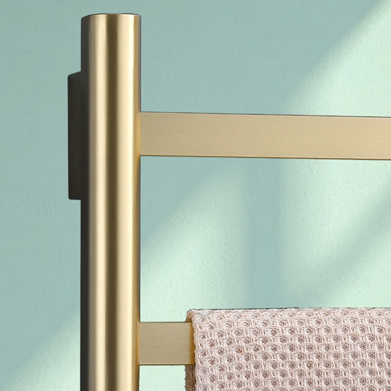 Матовая золотая умная вешалка для полотенец с электрическим подогревом - Фотография_6