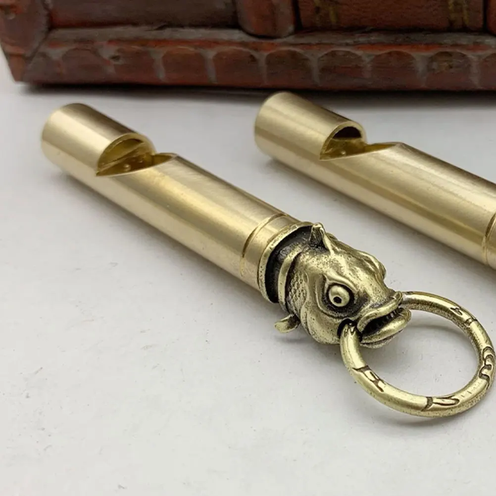 Маленький брелок-свисток латунный - Фотография_2