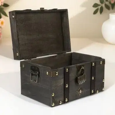 Винтажный деревянный сундук с замком - Фотография_6