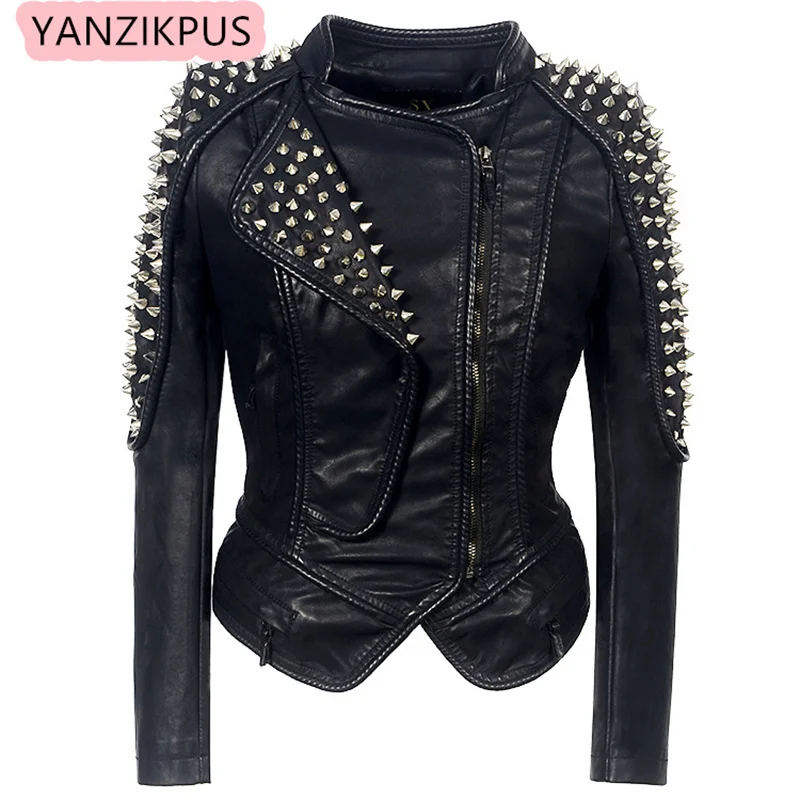 Женская кожаная куртка в стиле стимпанк с заклепками