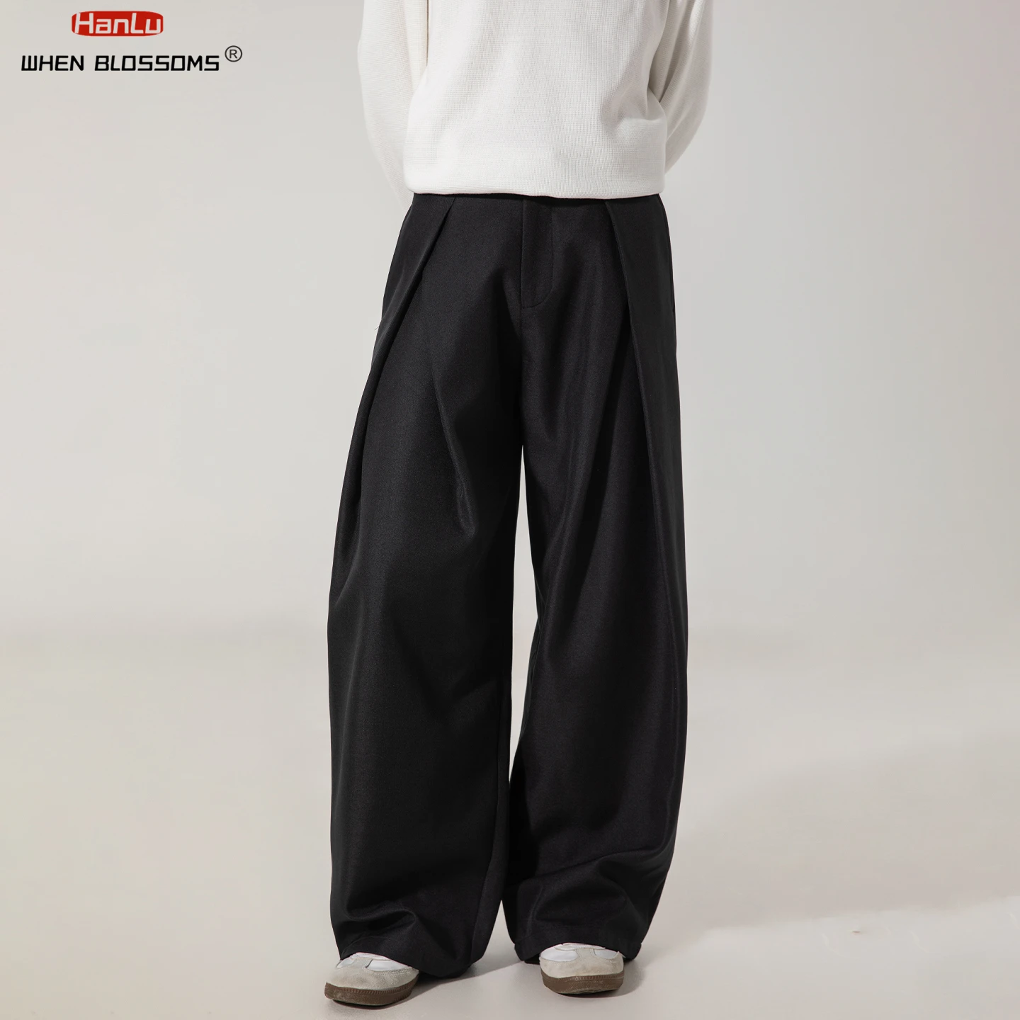 Мужские плиссированные брюки с перекрестной драпировкой - Фотография_5