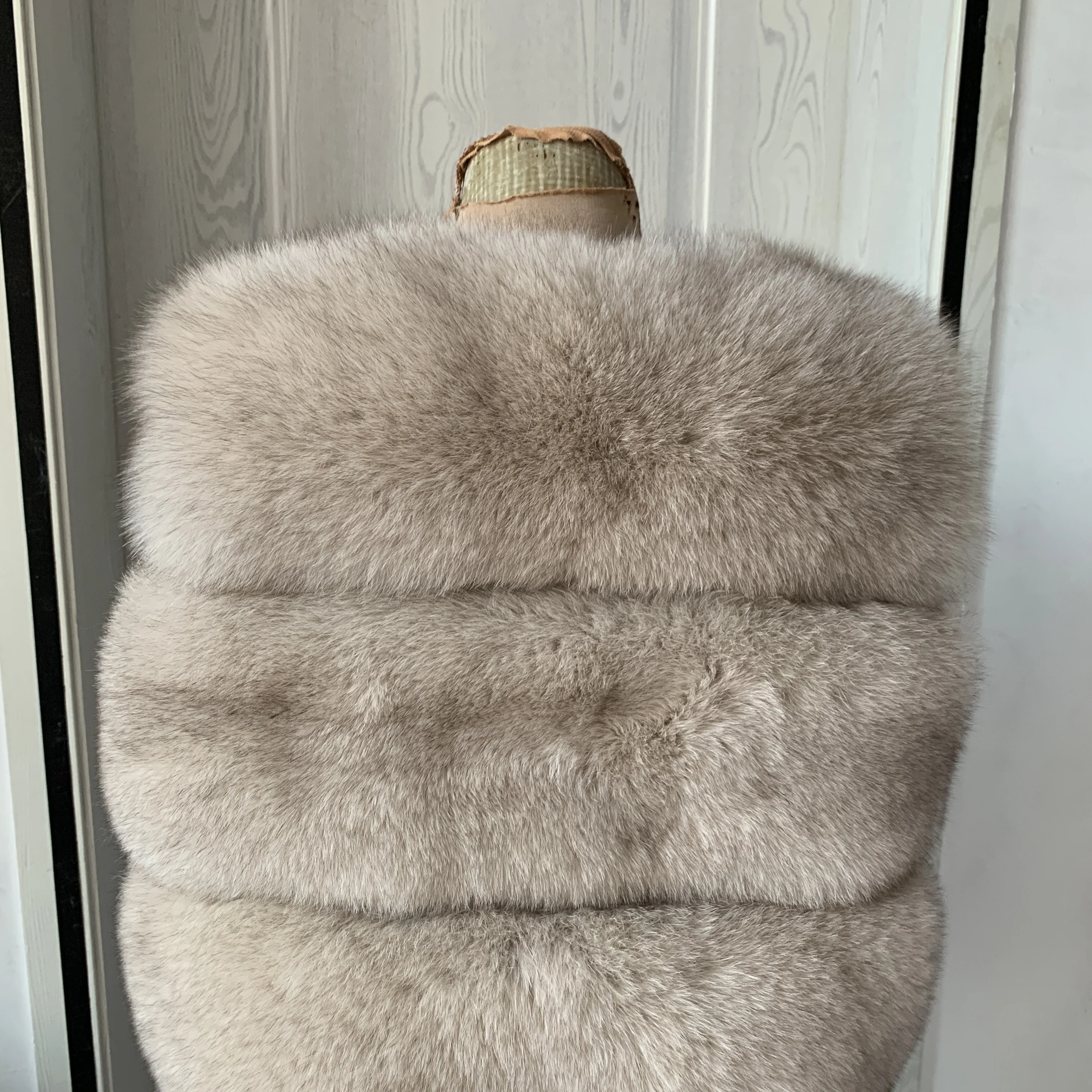 Женский меховой жилет - Фотография_6
