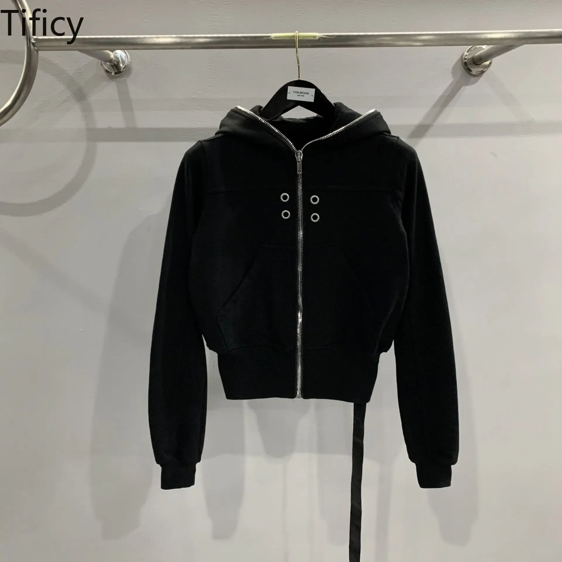 Черная женская толстовка с капюшоном в стиле high street tificy