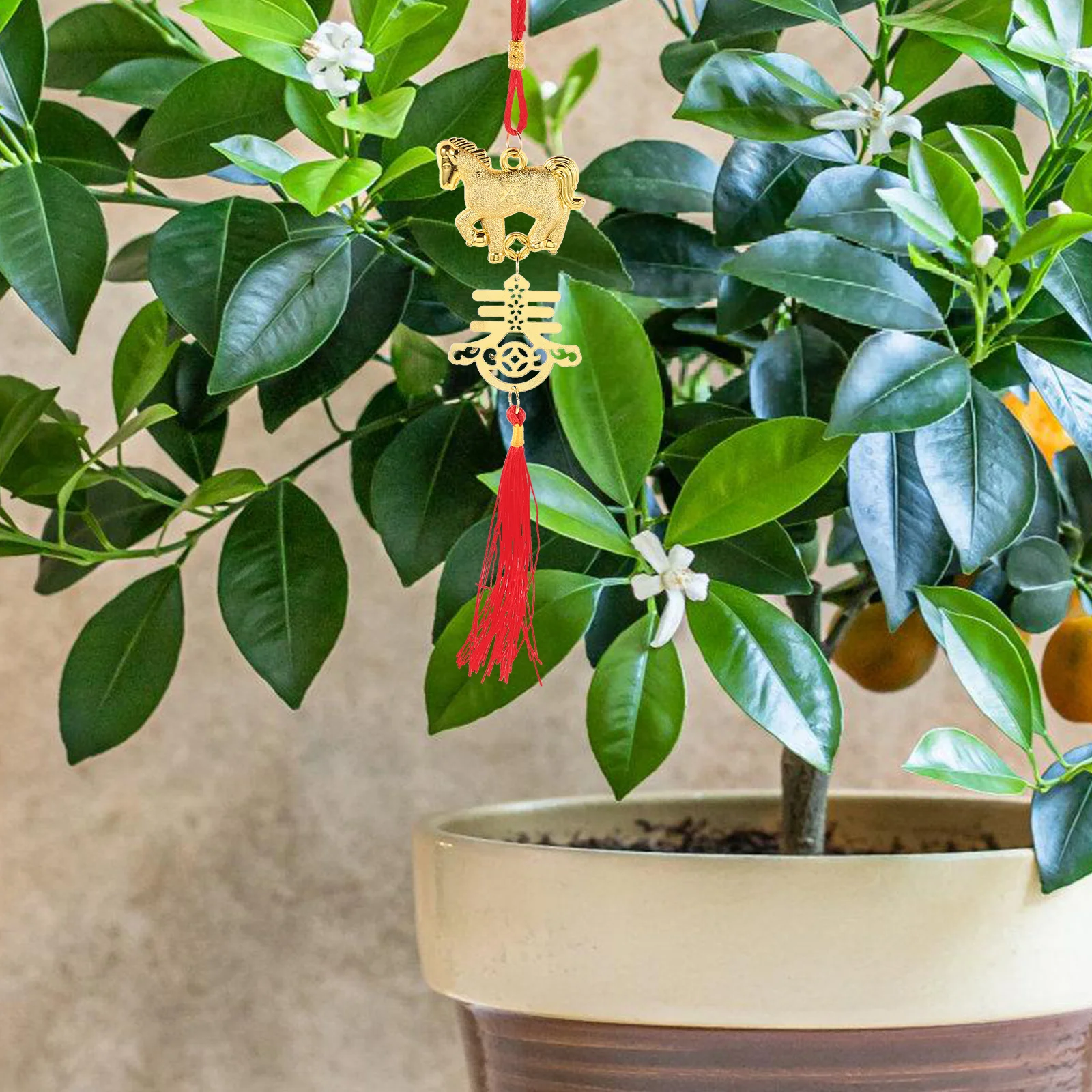 Китайская новогодняя статуя лошади - Фотография_3