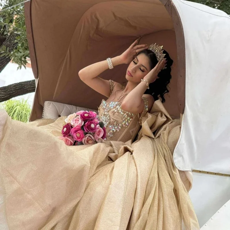 Блестящие золотые платья quinceanera - Фотография_3