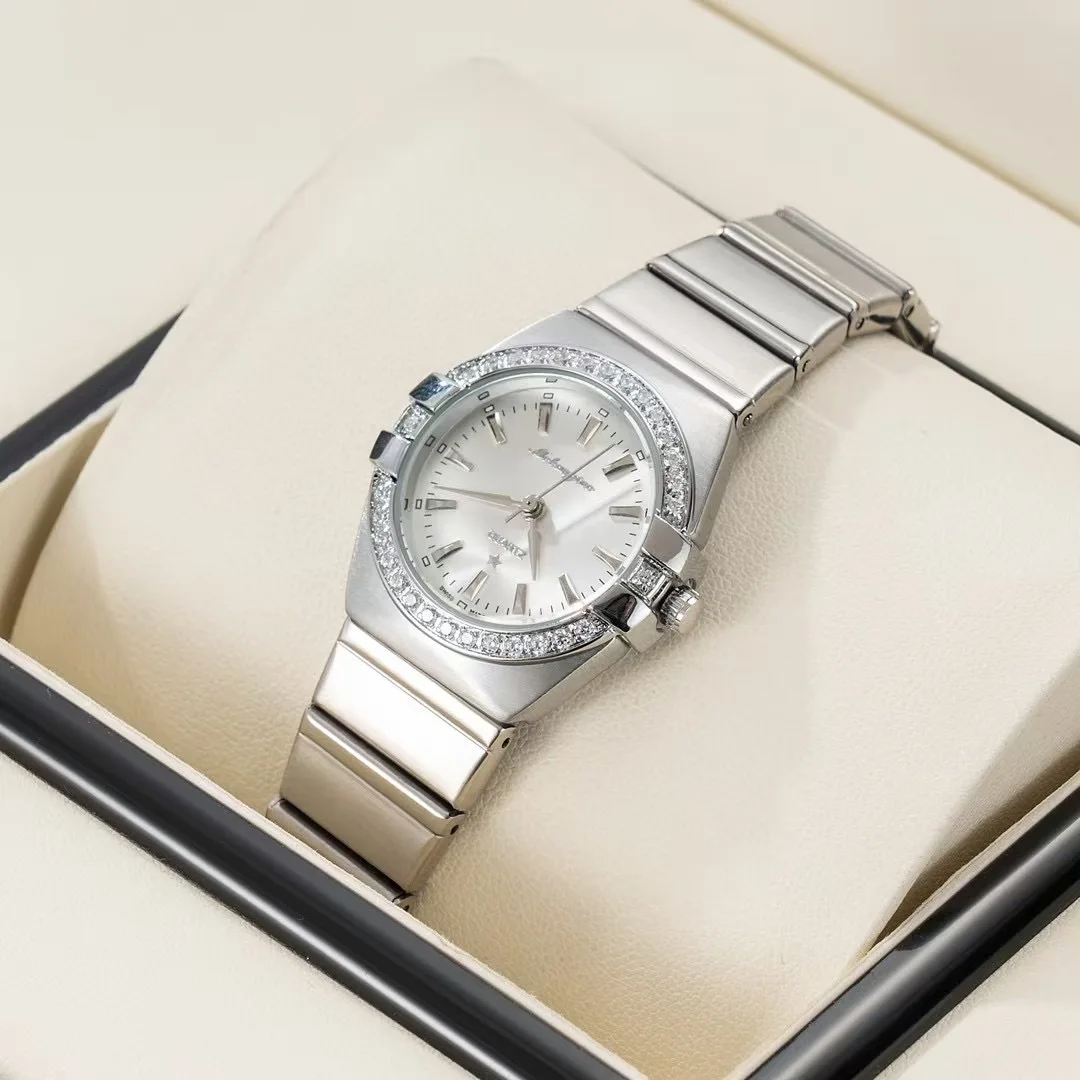 Классические женские часы constellation с безелем