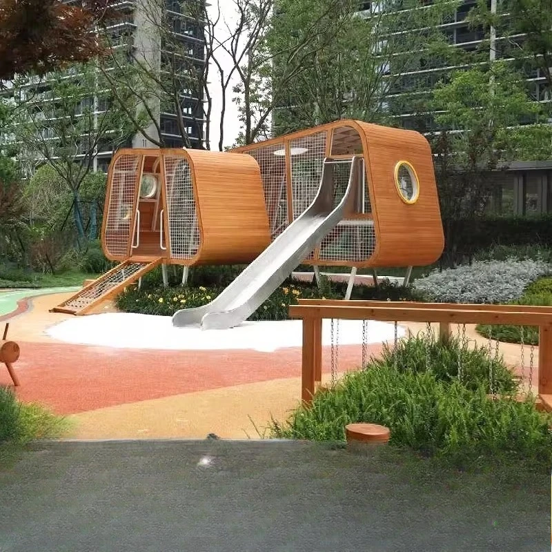 Детское игровое оборудование на открытом воздухе