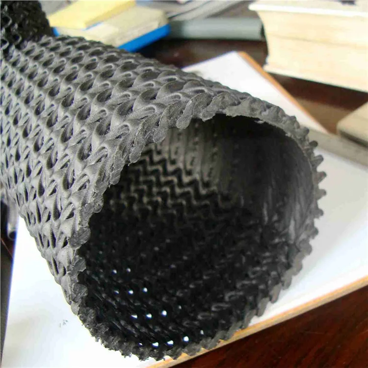 Изогнутая сетчатая дренажная труба жесткого типа - черная дренажная труба - Фотография_4