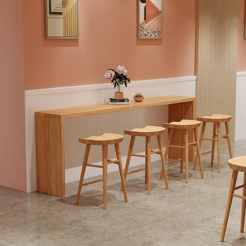 Простой и модный обеденный стол и стулья из цельного дерева