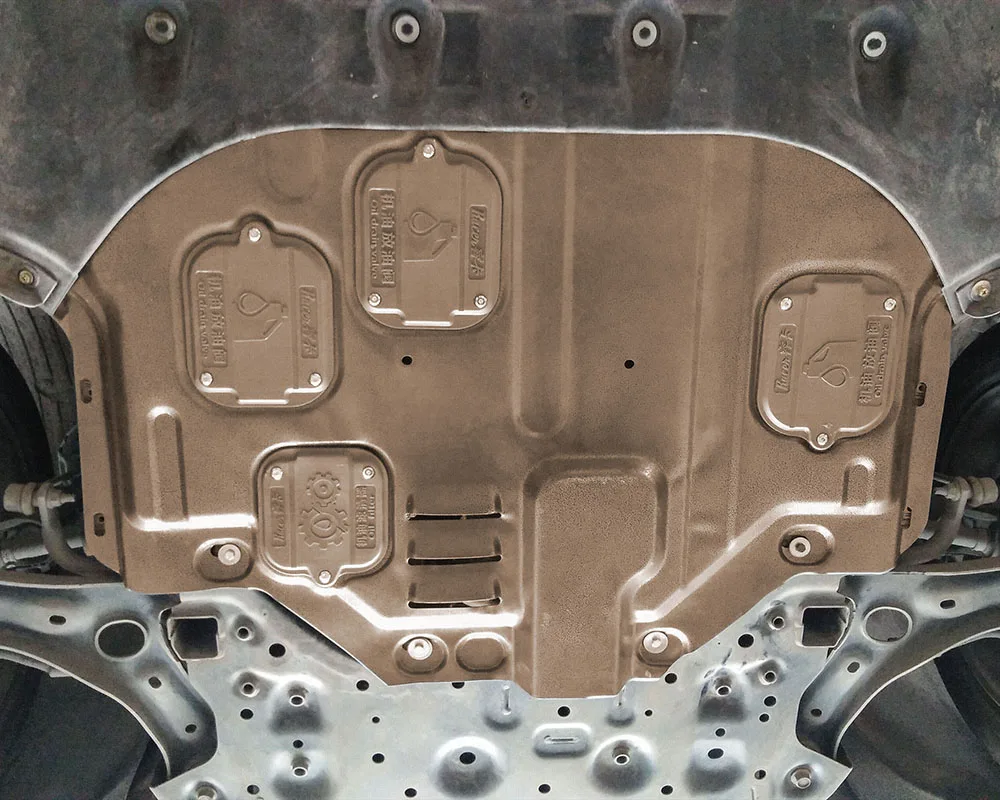 Черная защитная пластина под двигателем - Фотография_3