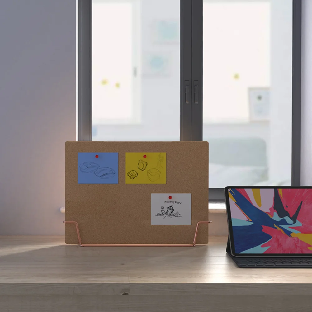 Доска с деревянной рамкой для сообщений