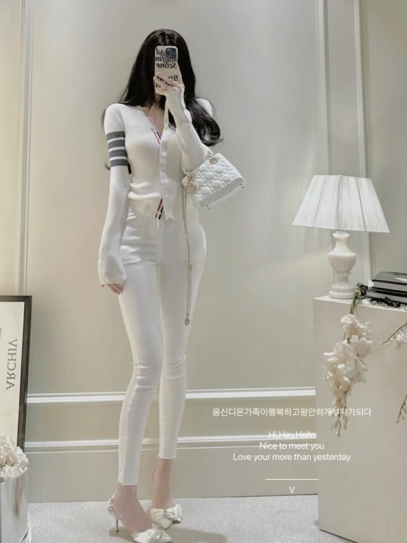 Новый облегающий вязаный кардиган в полоску в консервативном стиле - Фотография_5