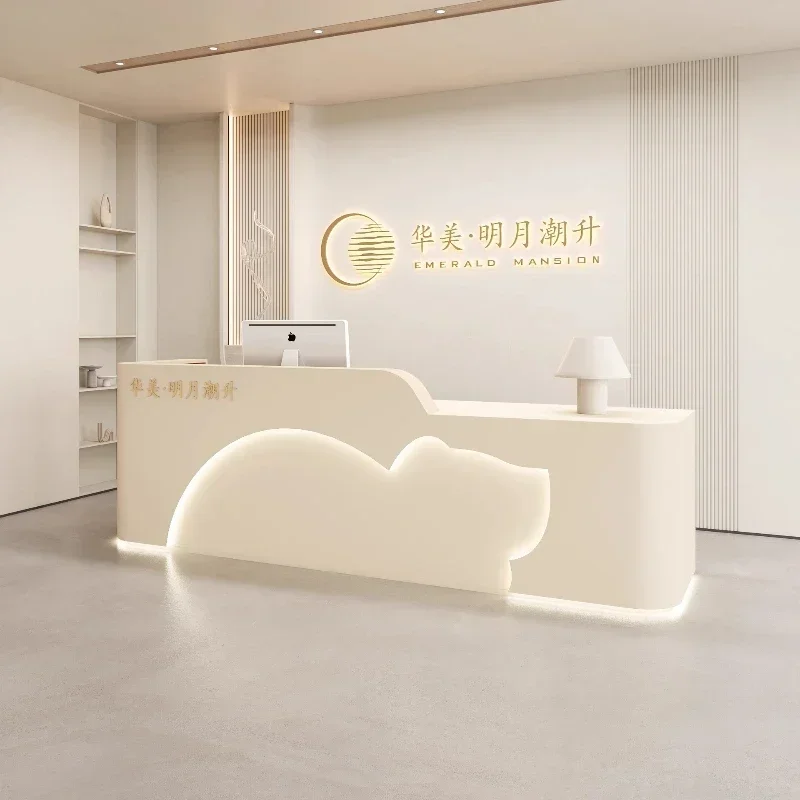 Профессиональный эстетический стол для приема с полками - Фотография_2