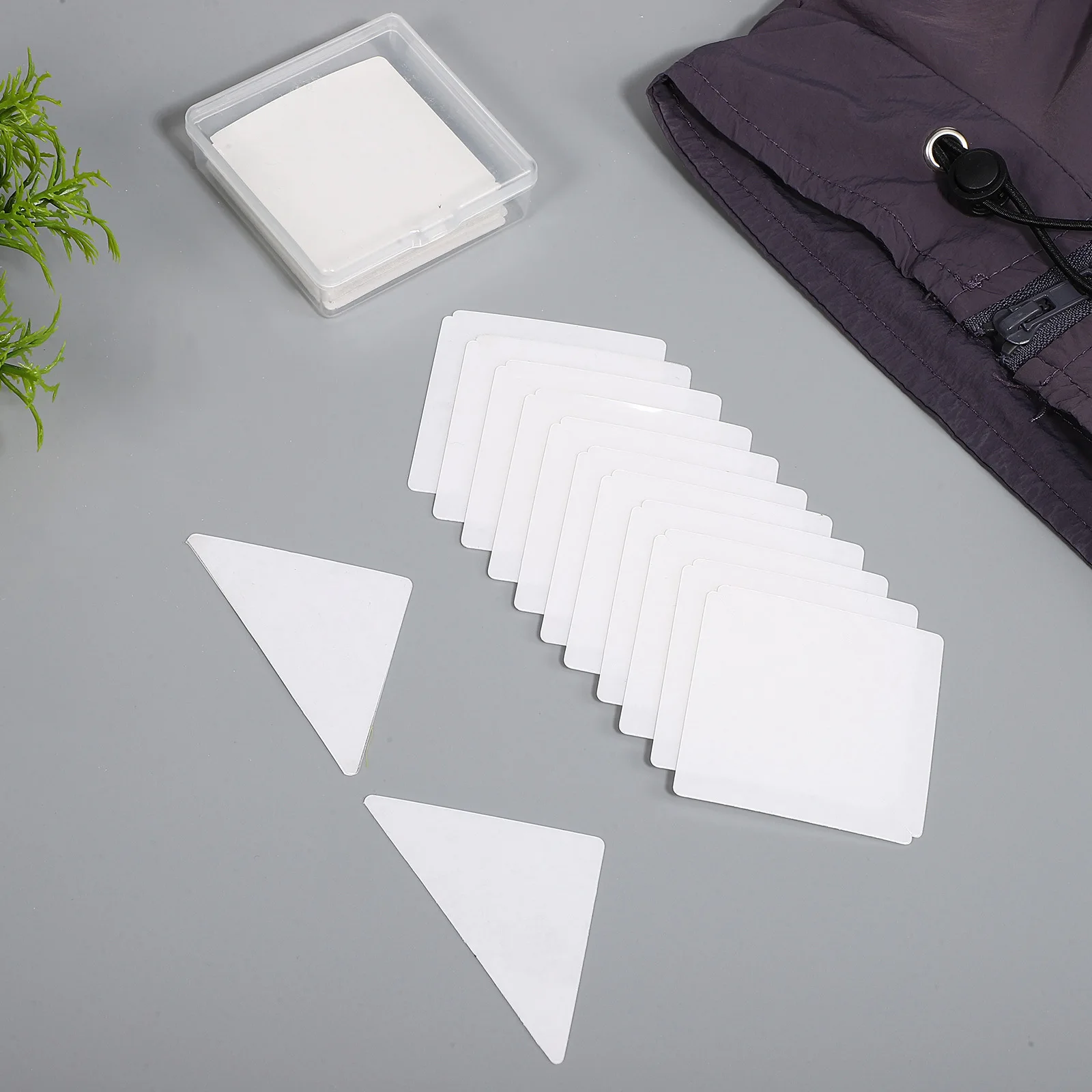 Прозрачные треугольные наклейки для воротника рубашки - Фотография_2