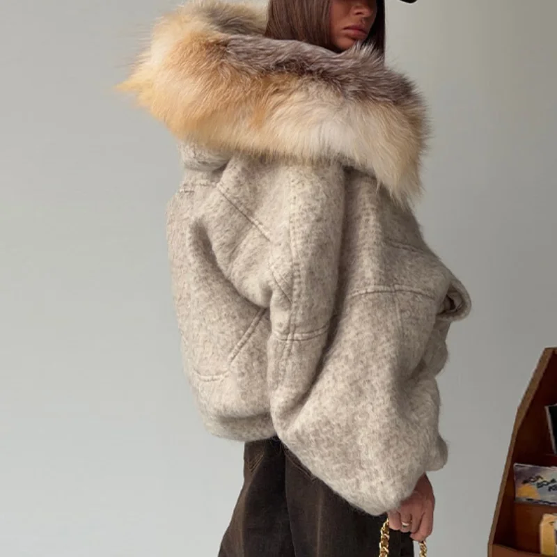 Женская теплая куртка с воротником - Фотография_3