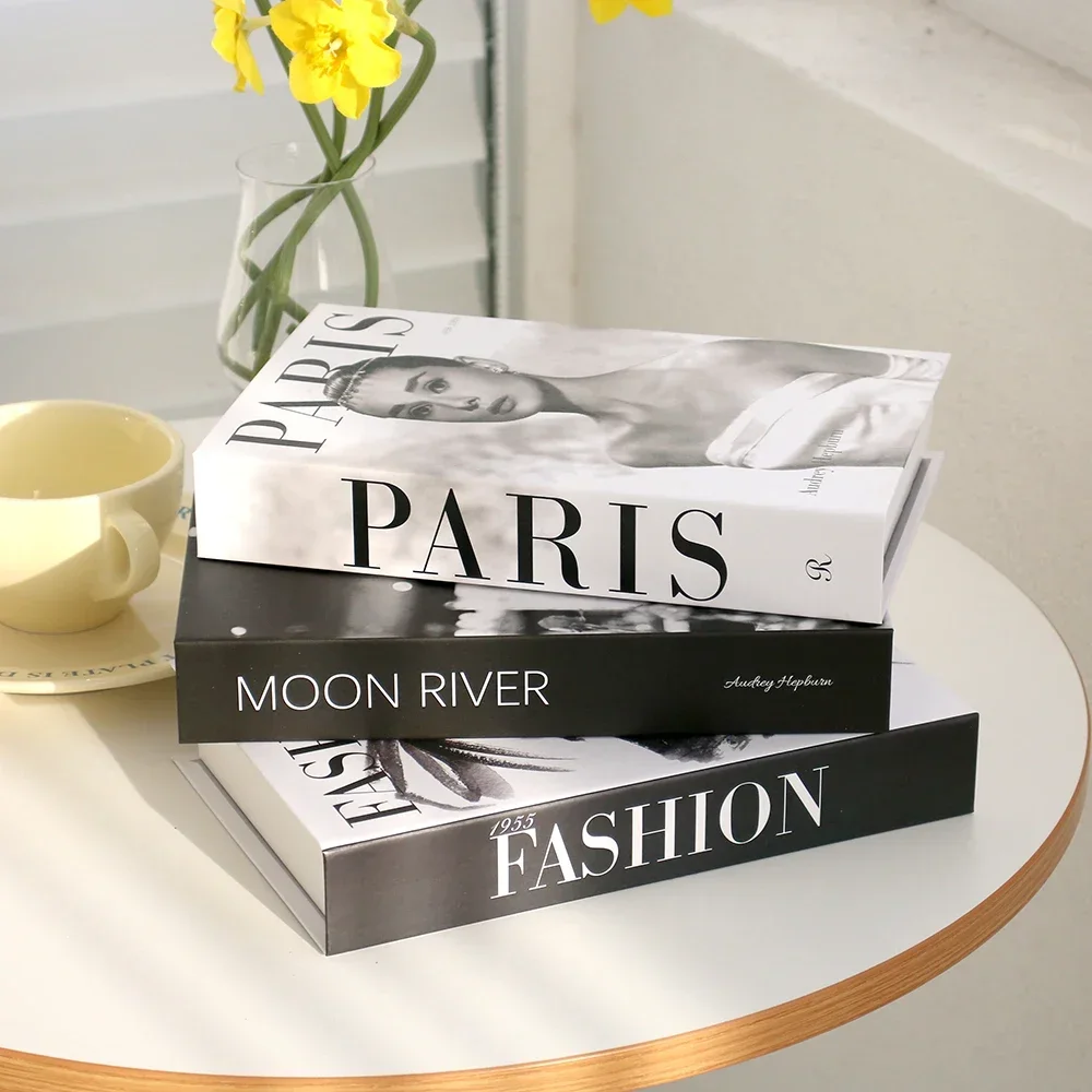 Модные поддельные книги