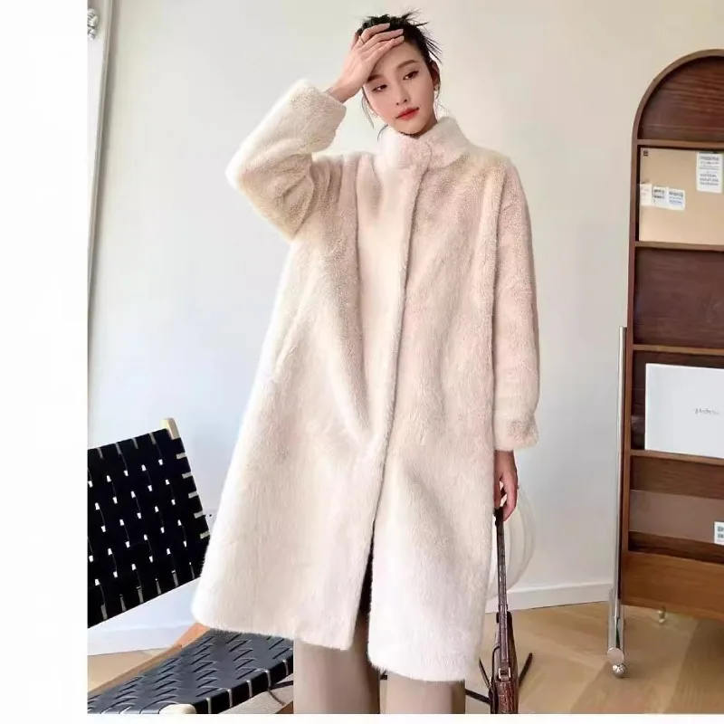 Роскошный высококачественный меховой плащ