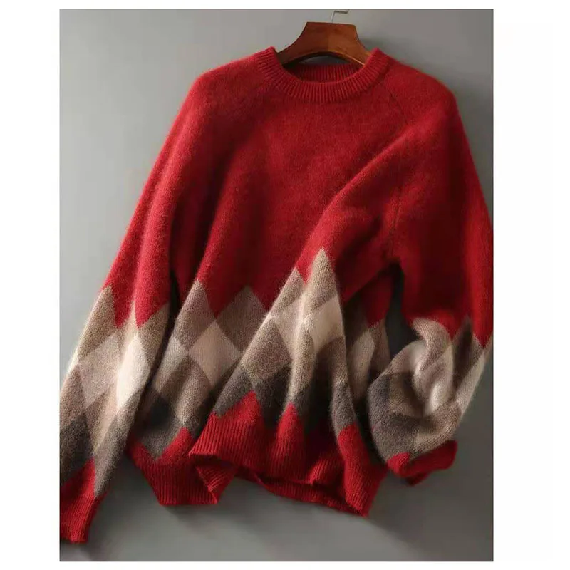 Женский трикотажный свитер с круглым вырезом - Фотография_5