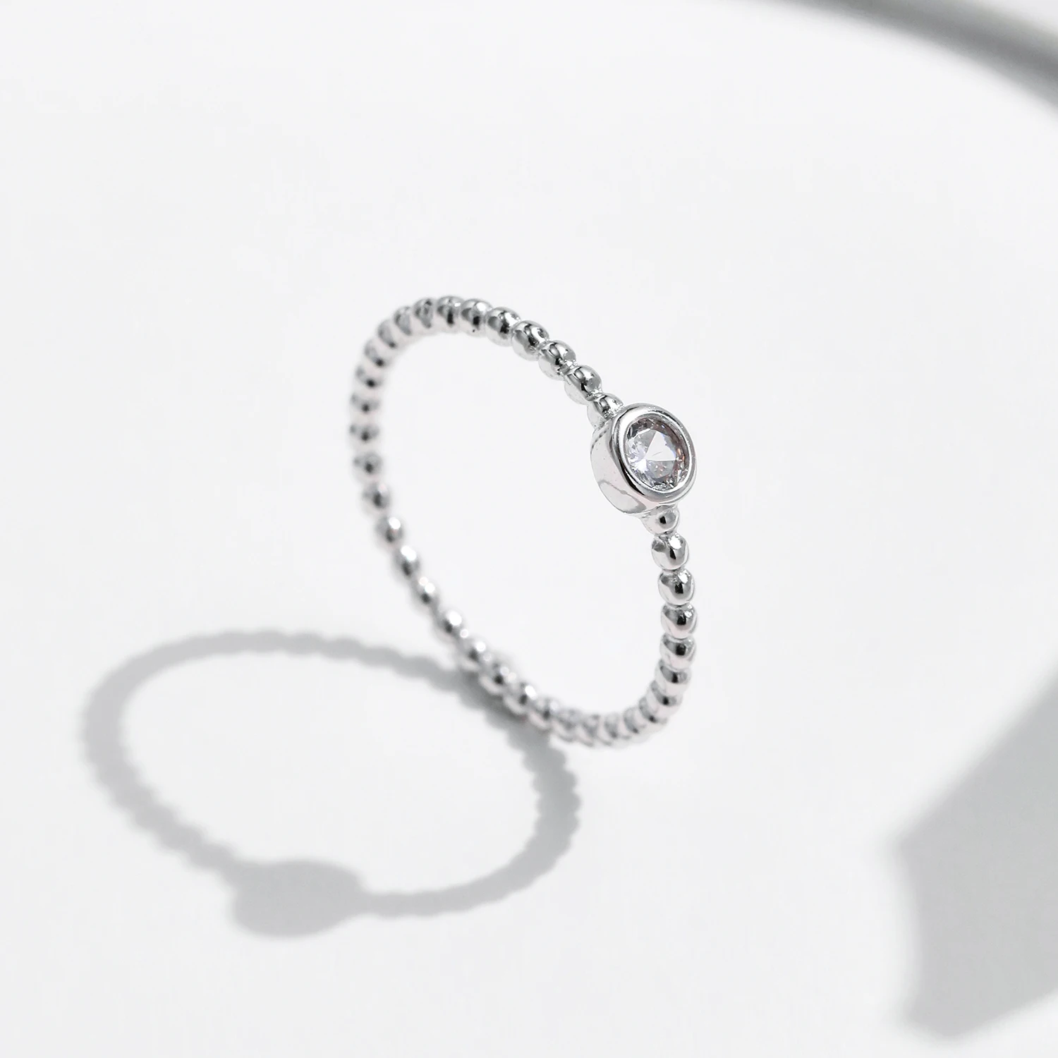 Женское кольцо из серебра 925 пробы с муассанитом - Фотография_5