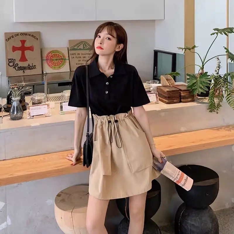 Летнее приталенное платье с контрастными цветами - Фотография_2