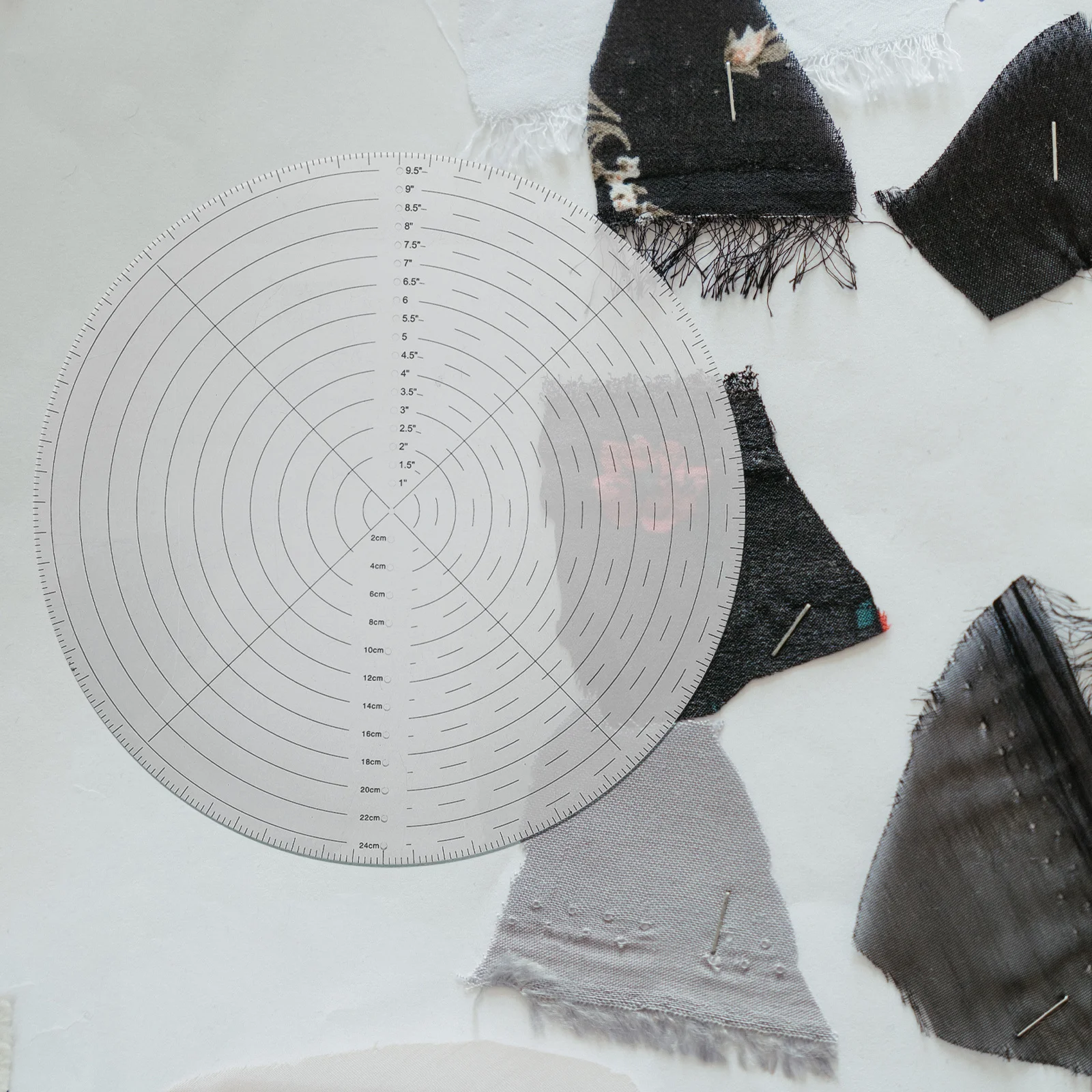 Прозрачная акриловая круглая центральная линейка - Фотография_6