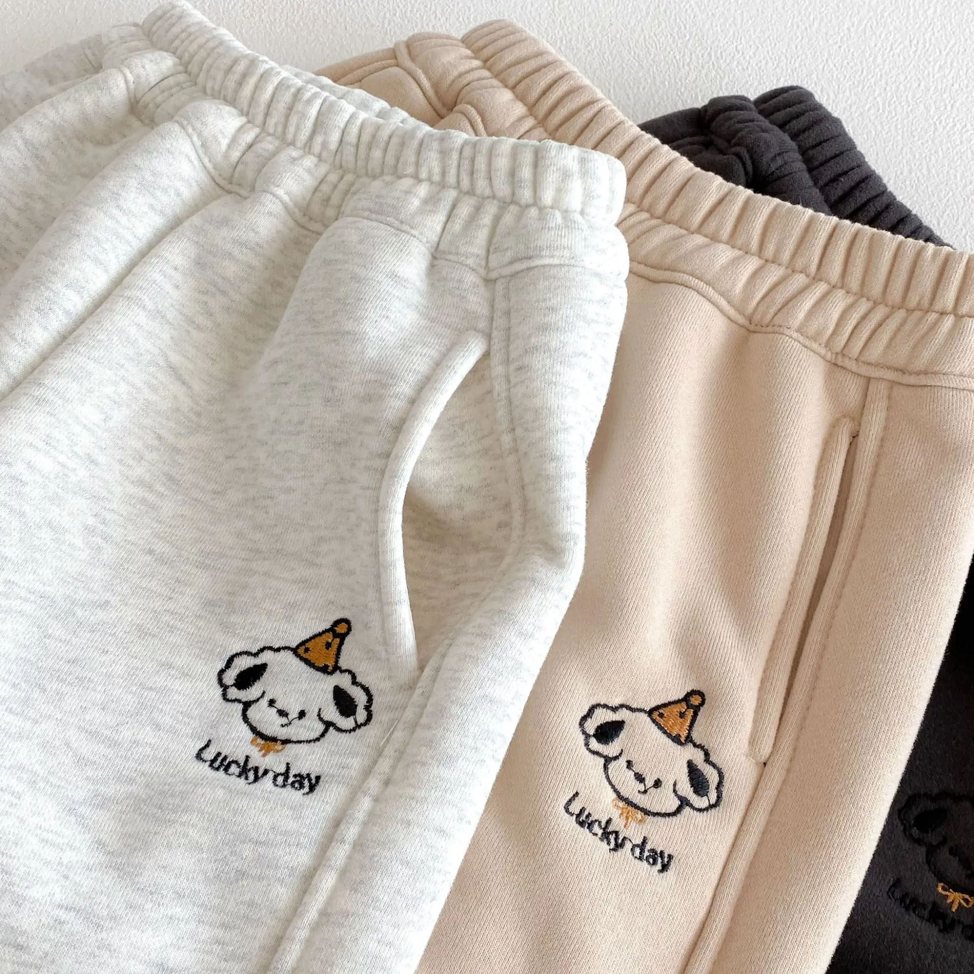 Зимние новые бархатные толстые теплые штаны для малышей - Фотография_3