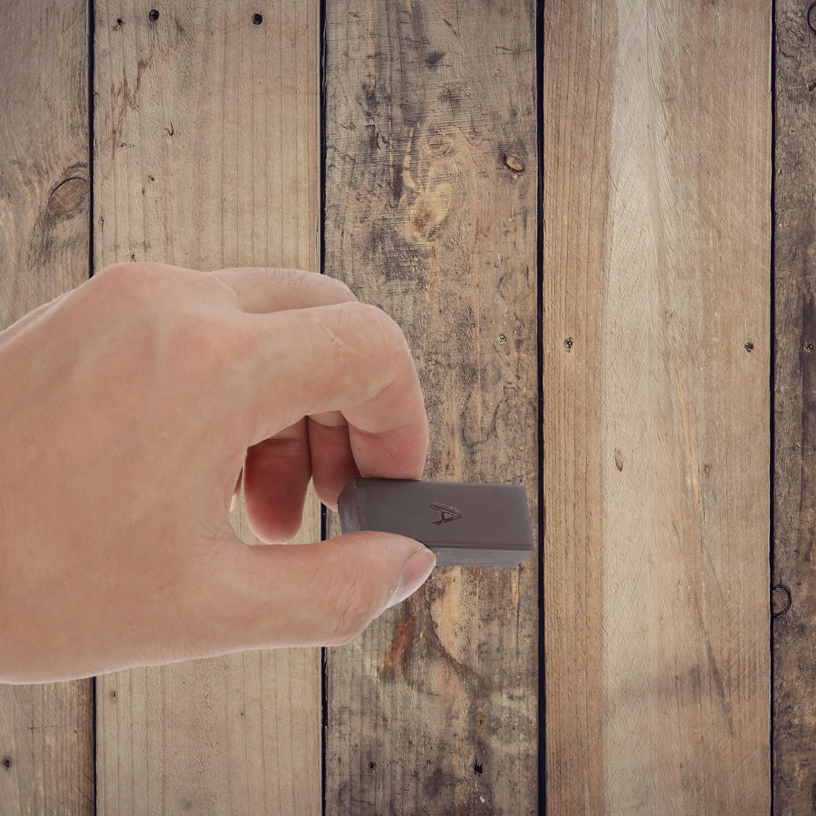 Воск для ремонта деревянного пола - Фотография_5