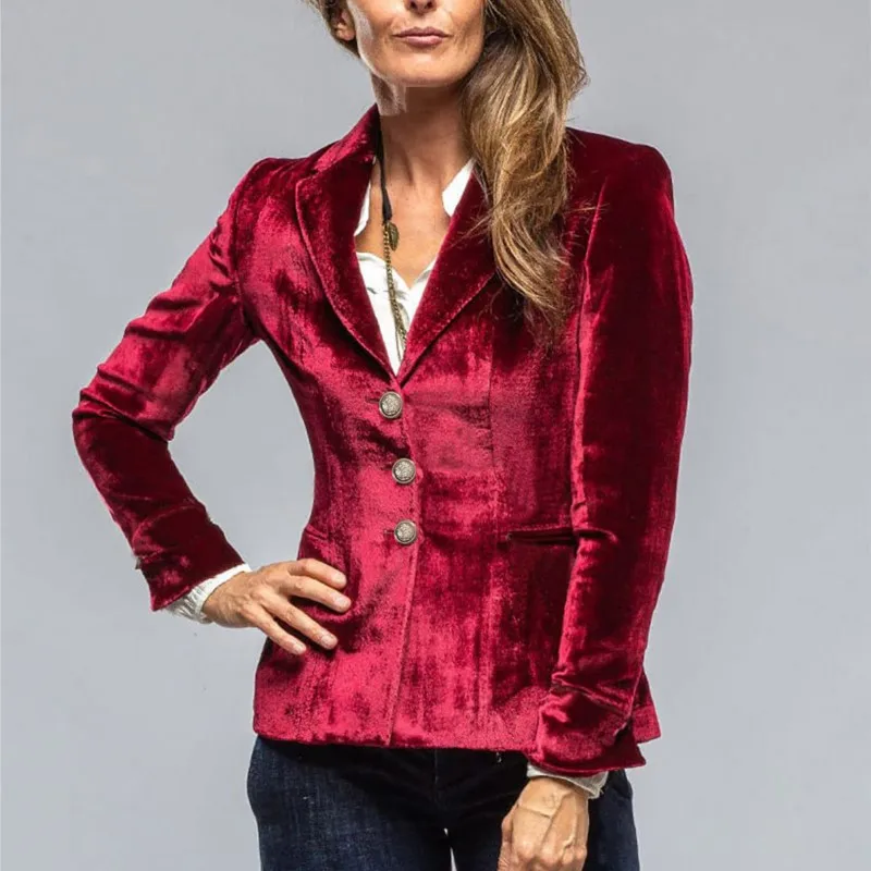 Золотой бархатный мини-костюм в стиле ретро - Фотография_6