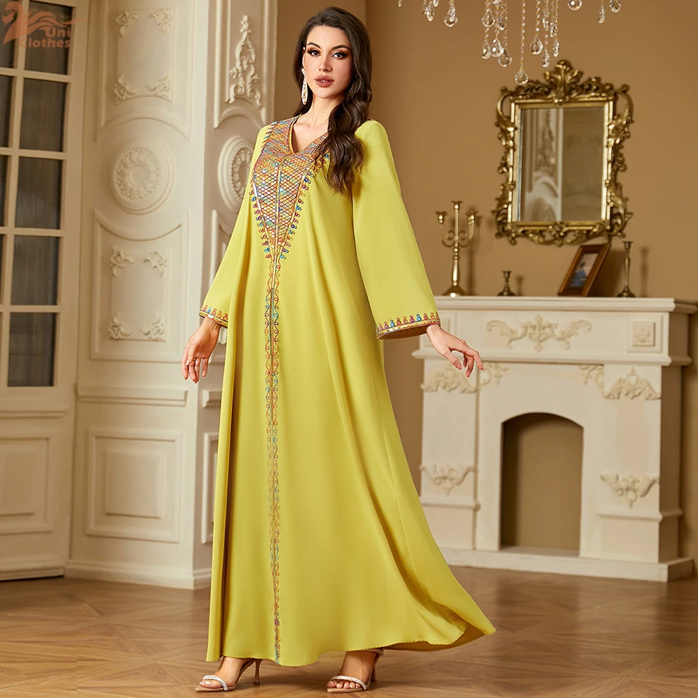 Мусульманское элегантное женское вечернее платье с вышивкой - Фотография_6