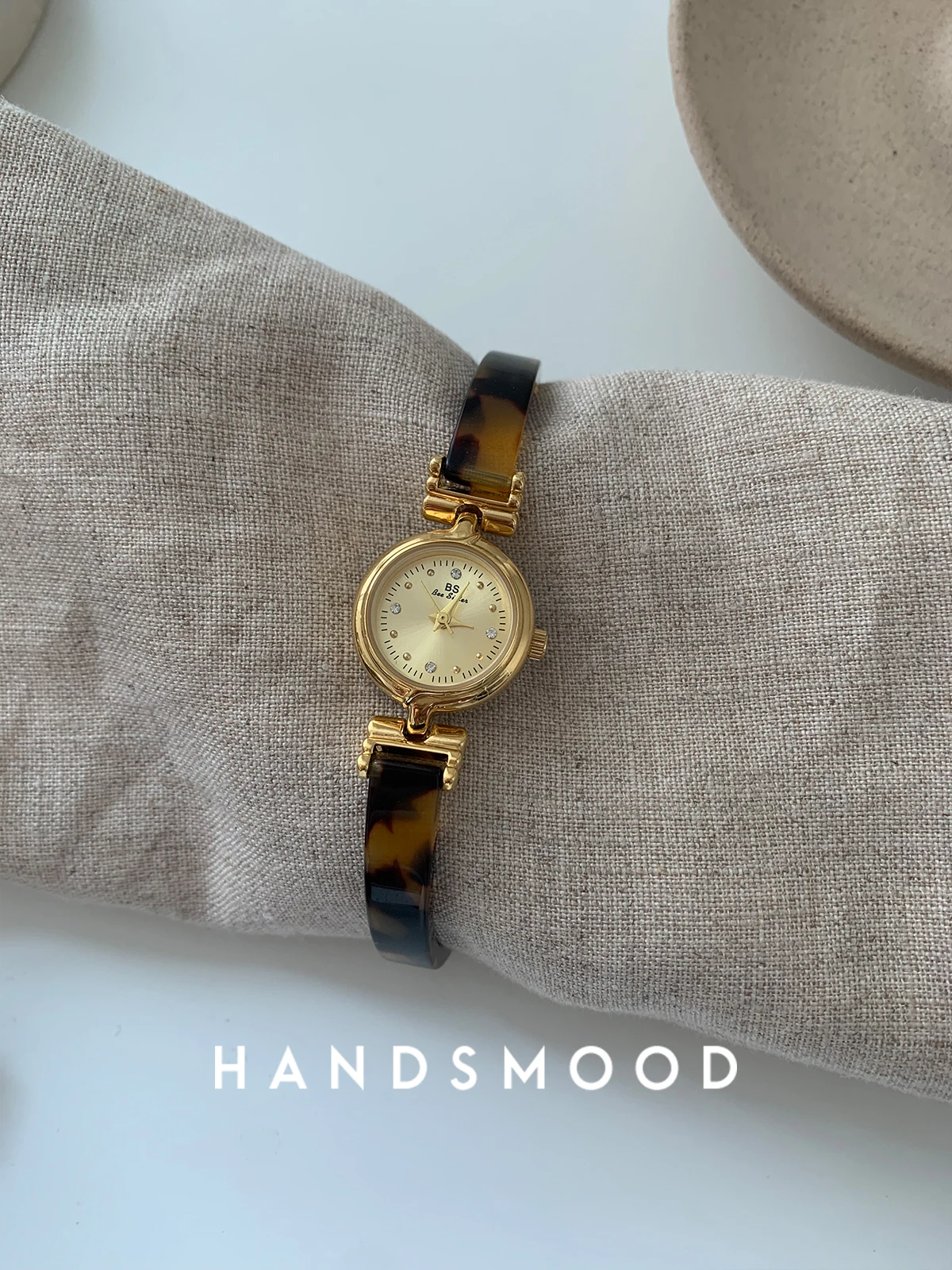 Новые часы-браслет в винтажном стиле с круглым маленьким циферблатом - Фотография_5