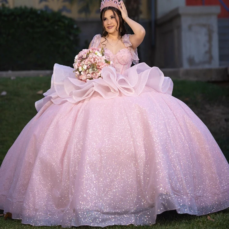 Розовые блестящие платья quinceanera с открытыми плечами и бисером
