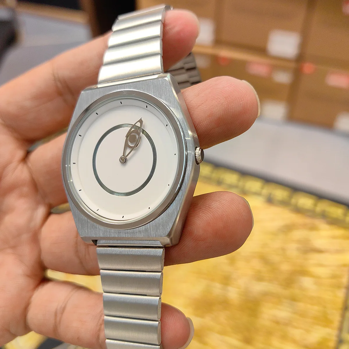 Роскошные мужские часы с черными глазами - Фотография_2