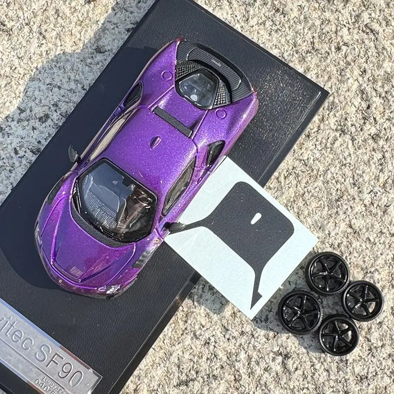 Литая под давлением модель автомобиля ferrari sf90 novitec в масштабе 1/64 - Фотография_4