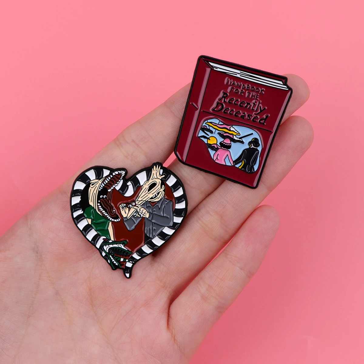 Эмалированная булавка из мультфильма ужасов - Фотография_3