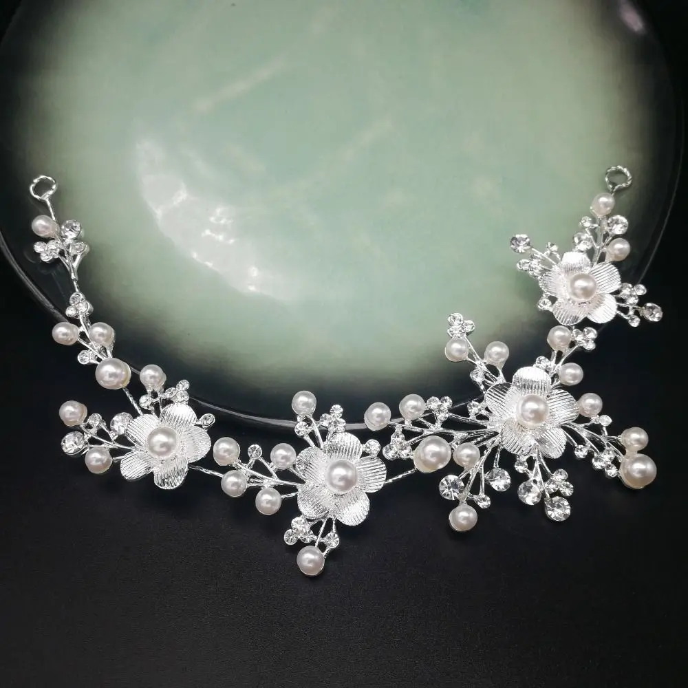 Свадебная повязка на голову с цветком и бабочкой - Фотография_2