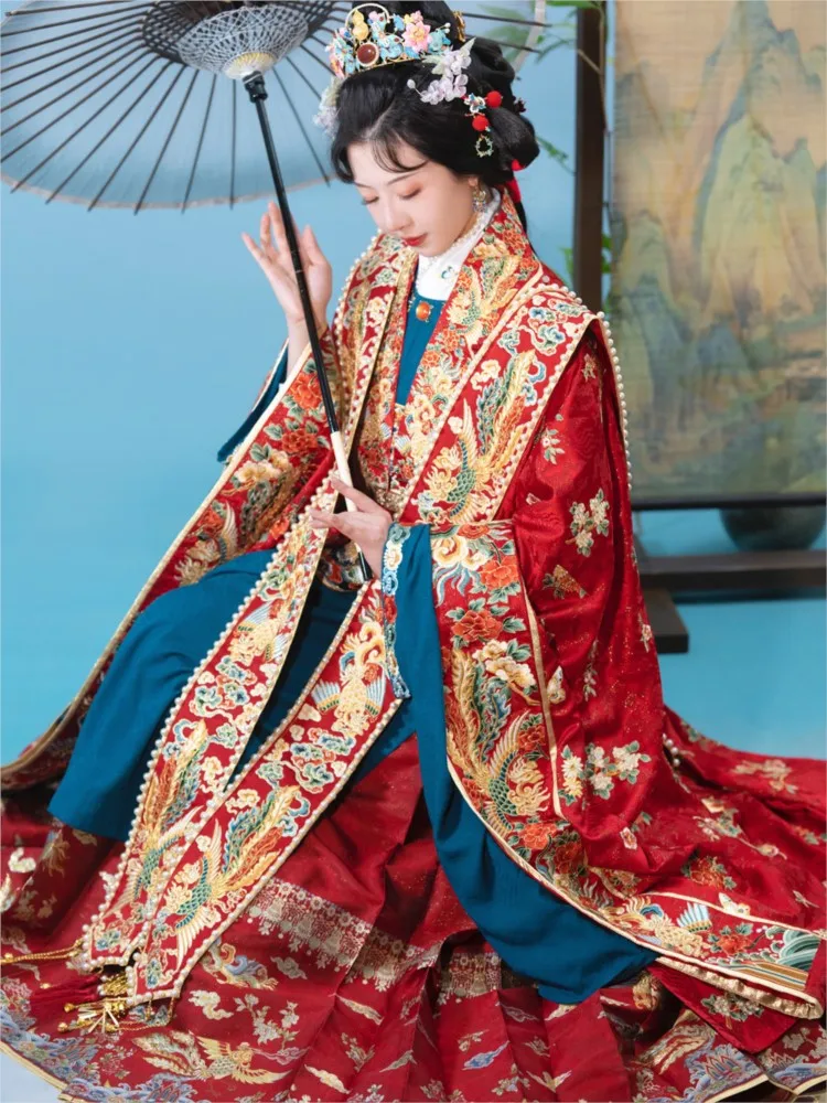 Свадебное платье для женщин — hanfu с золотой вышивкой