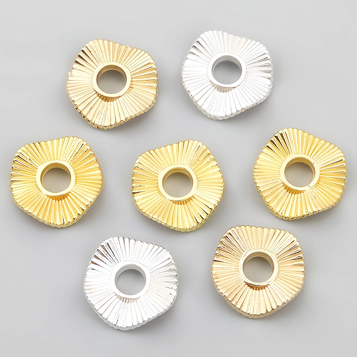 Плоские круглые металлические бусины-разделители в стиле барокко - Фотография_5