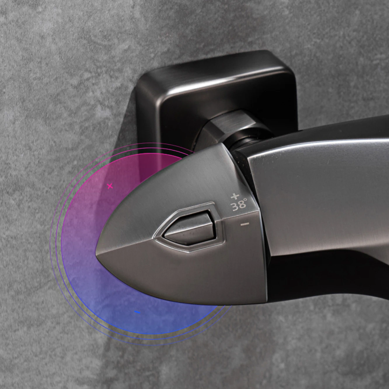 Роскошная латунная душевая система серого цвета с простым дизайном - Фотография_4