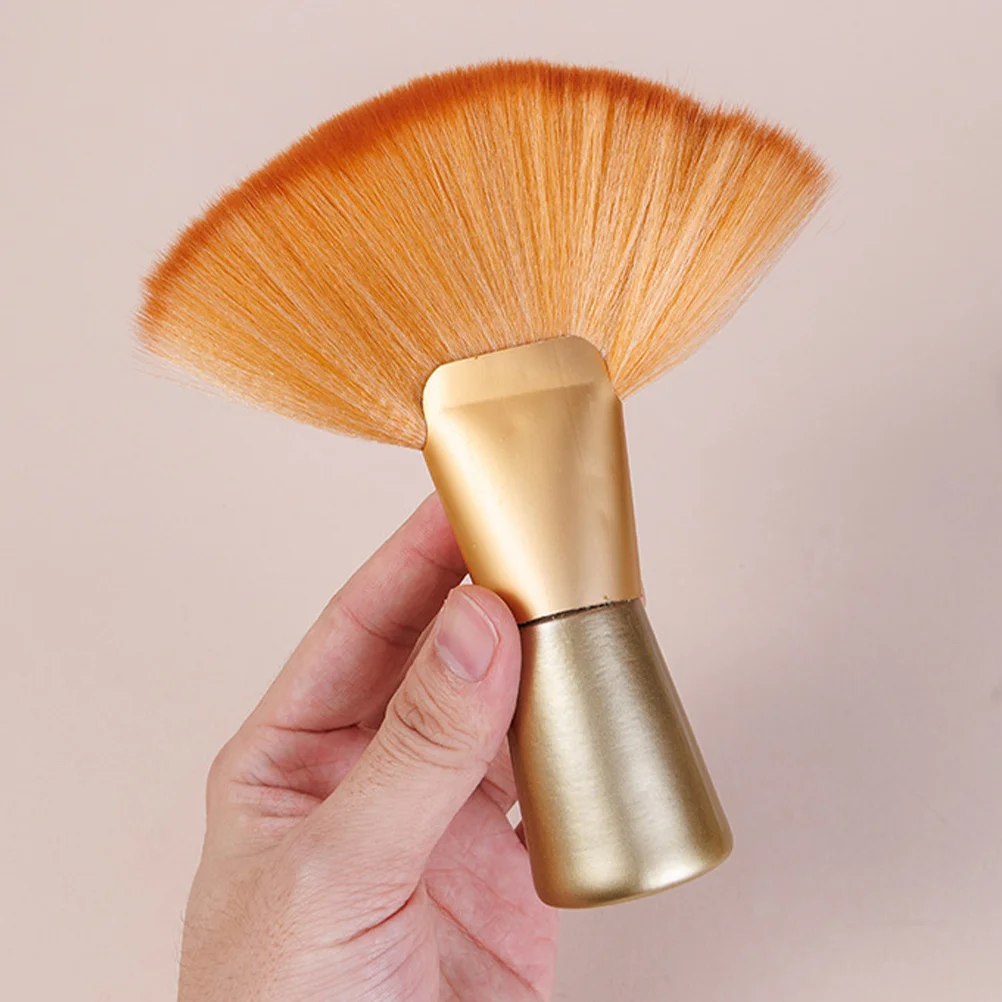 Мягкая щетка для чистки волос