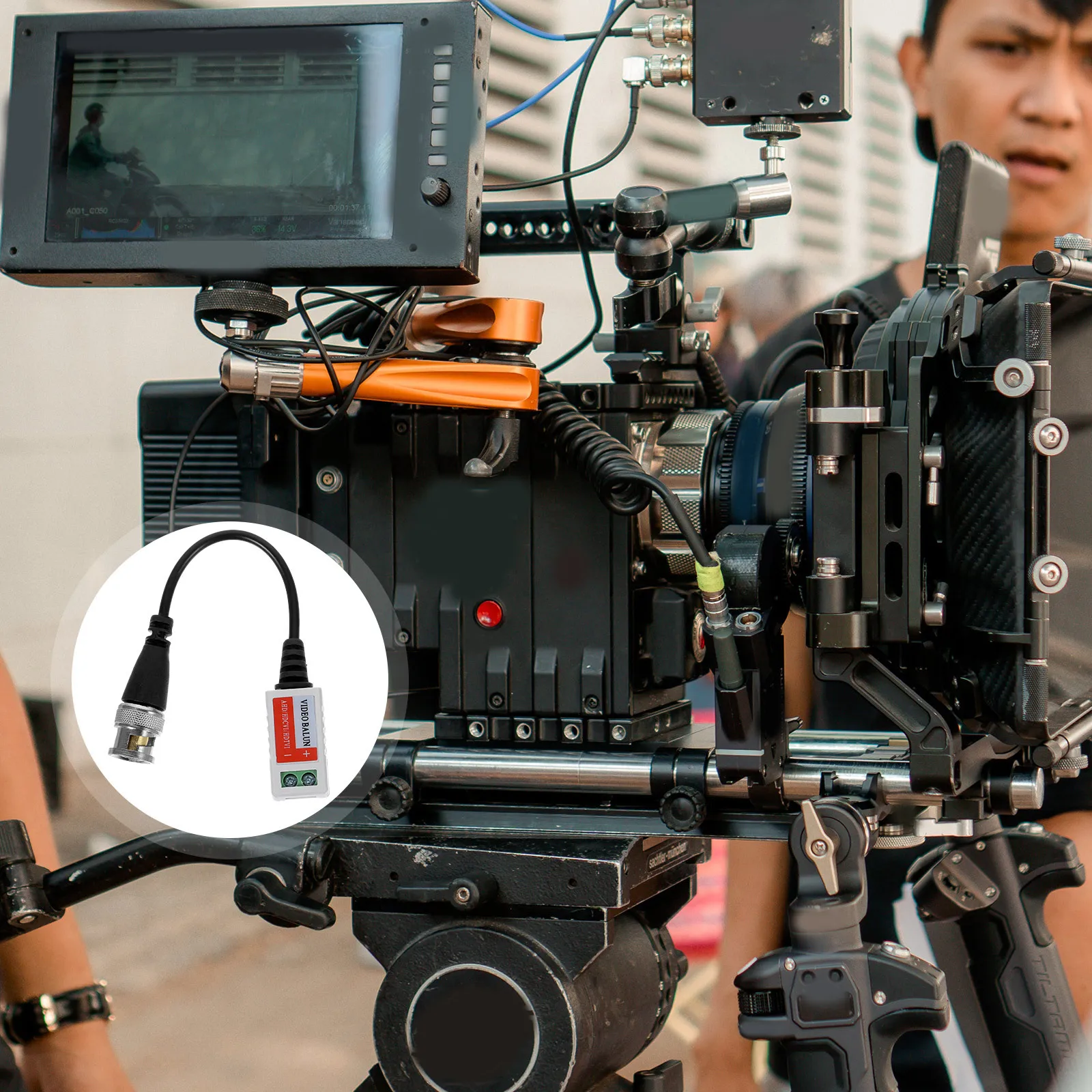 Пара черных пассивных видеокабелей приемопередатчика