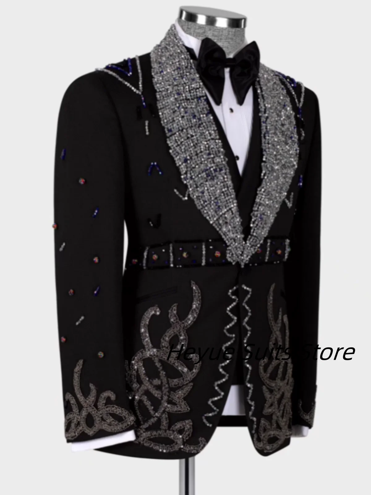 Роскошные приталенные мужские костюмы со стразами - Фотография_4
