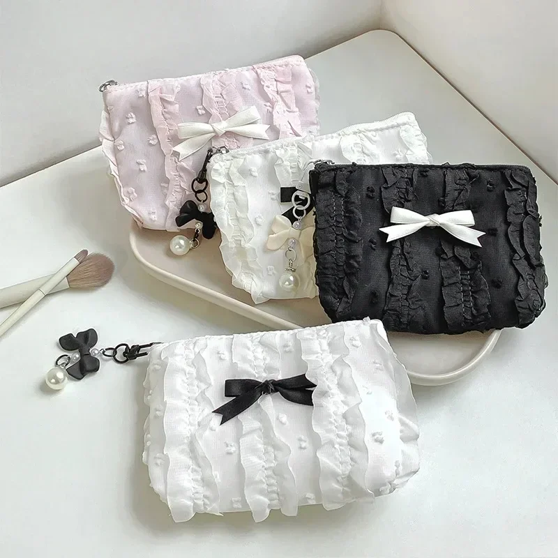 Милая косметичка lacebow