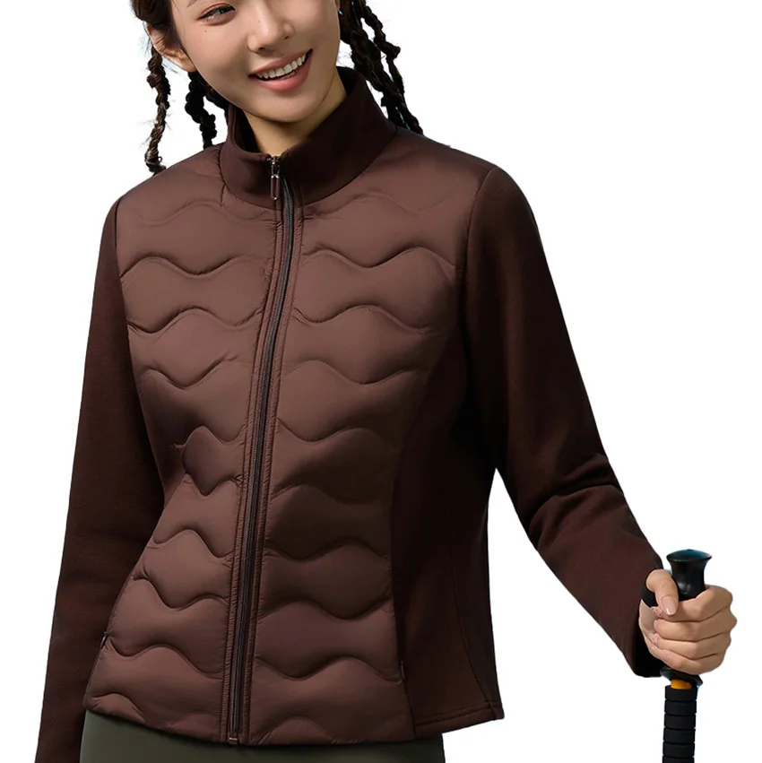 Женский легкий роскошный пуховик с волнистой текстурой - Фотография_5