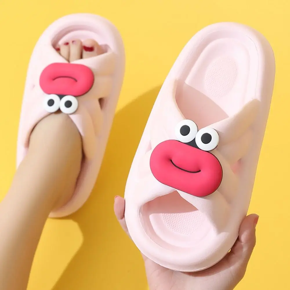 Простые тапочки на платформе с мягкой подошвой - Фотография_3