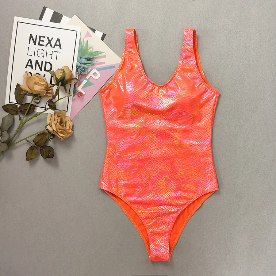 Сексуальный блестящий змеиный чешуй