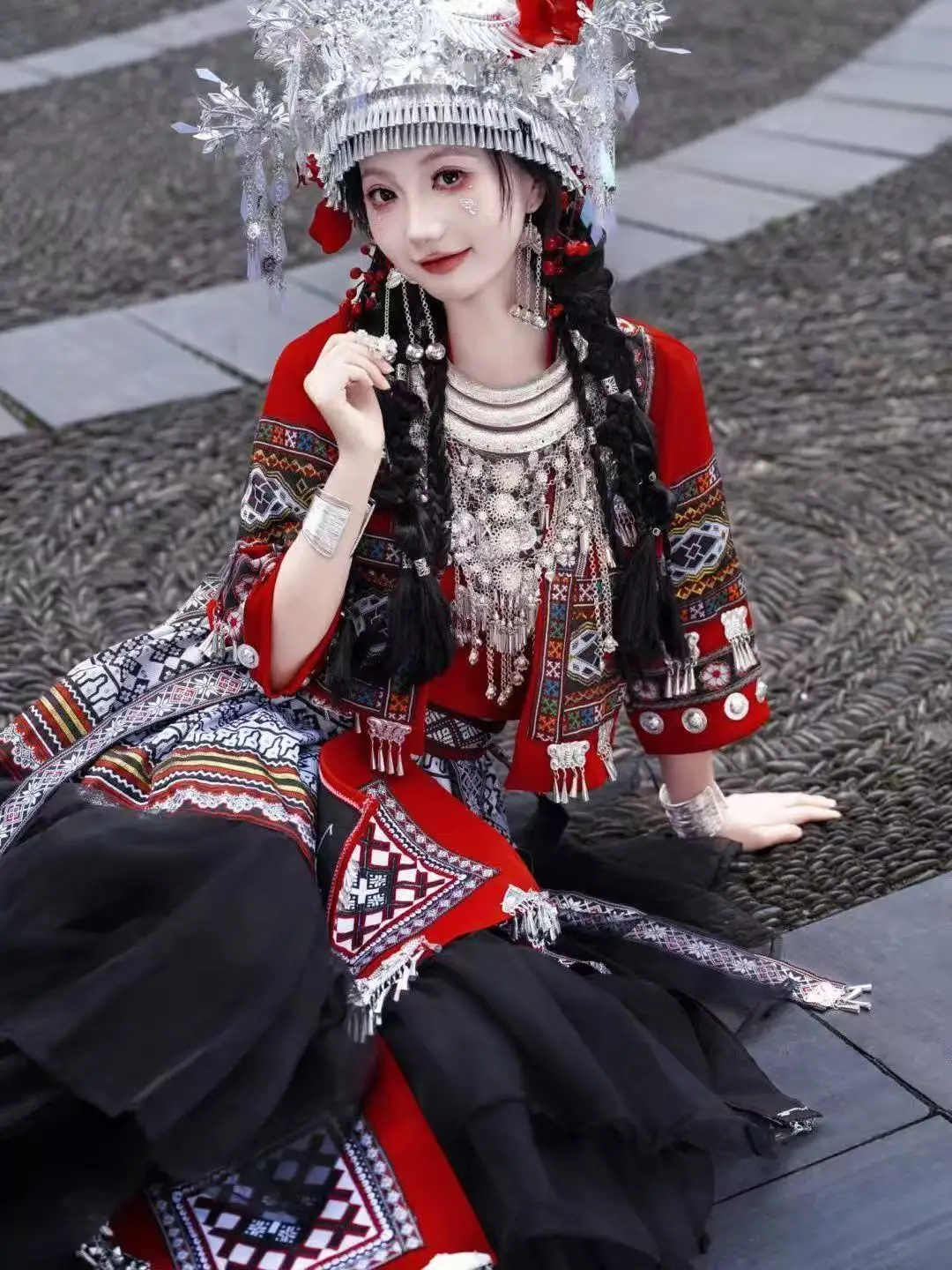 Женский костюм хмонг в национальном стиле - Фотография_3